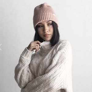 Gigi Pip NWT Romy Beanie Blush